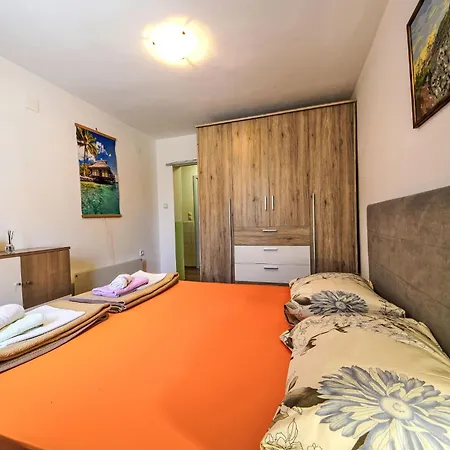 Apartamento Fruk-5 By Interhome *